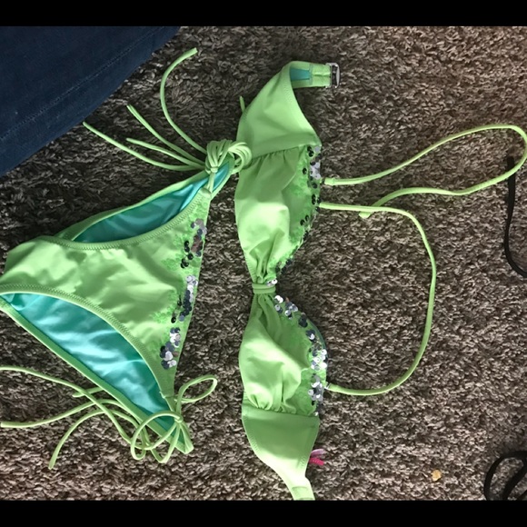 Bikini set - Picture 1 of 1